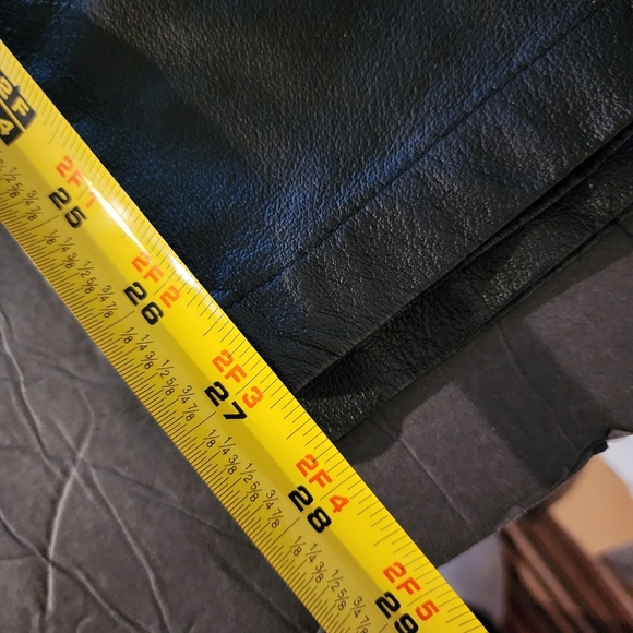 Vintage Newport News Black Leather Pants Size 12 Petite (Spot At Bottom) - Picture 15 of 16